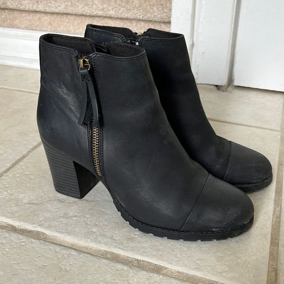 Clarks Shoes - Clarks cushioned booties